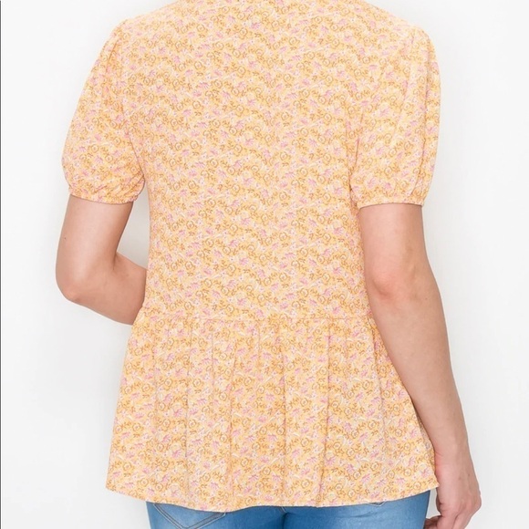 W5 Gold Floral Short Sleeve Babydoll Top with puff Sleeve Size M NWOT - Picture 8 of 9